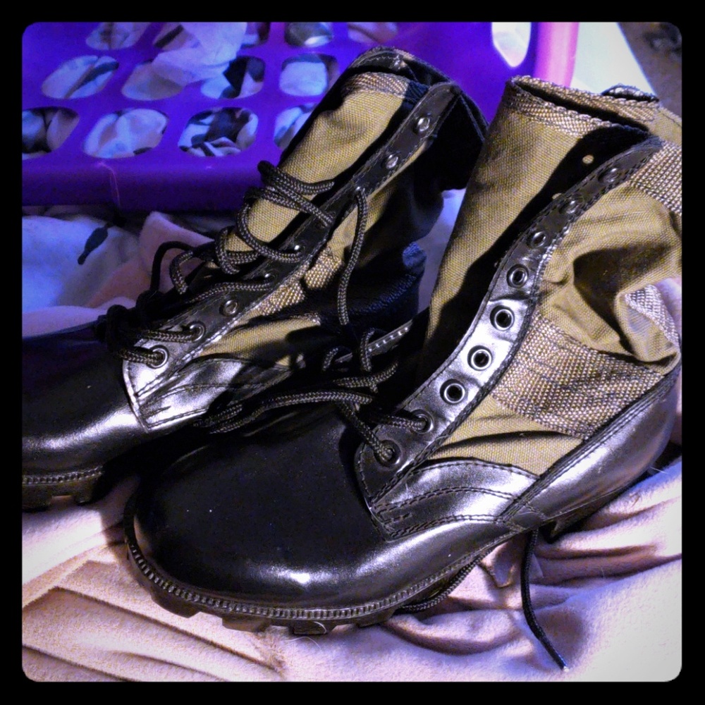 Combat boots